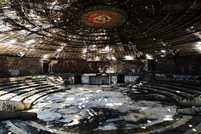 45 superbes endroits abandonnés 45 superbes endroits abandonnes 7 buzludzha 45-superbes-endroits-abandonnes-7-buzludzha