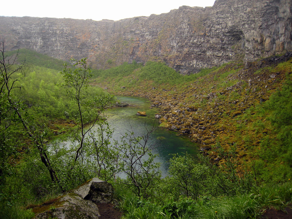 Asbyrgi - un cirque en forme de fer à cheval Asbyrgi un cirque en forme de fer a cheval 4 Asbyrgi-un-cirque-en-forme-de-fer-a-cheval-4