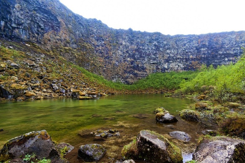 Asbyrgi - un cirque en forme de fer à cheval Asbyrgi un cirque en forme de fer a cheval 7 Asbyrgi-un-cirque-en-forme-de-fer-a-cheval-7