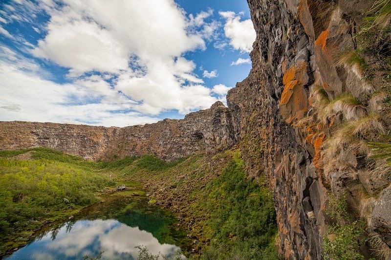 Asbyrgi - un cirque en forme de fer à cheval Asbyrgi un cirque en forme de fer a cheval 9 Asbyrgi-un-cirque-en-forme-de-fer-a-cheval-9