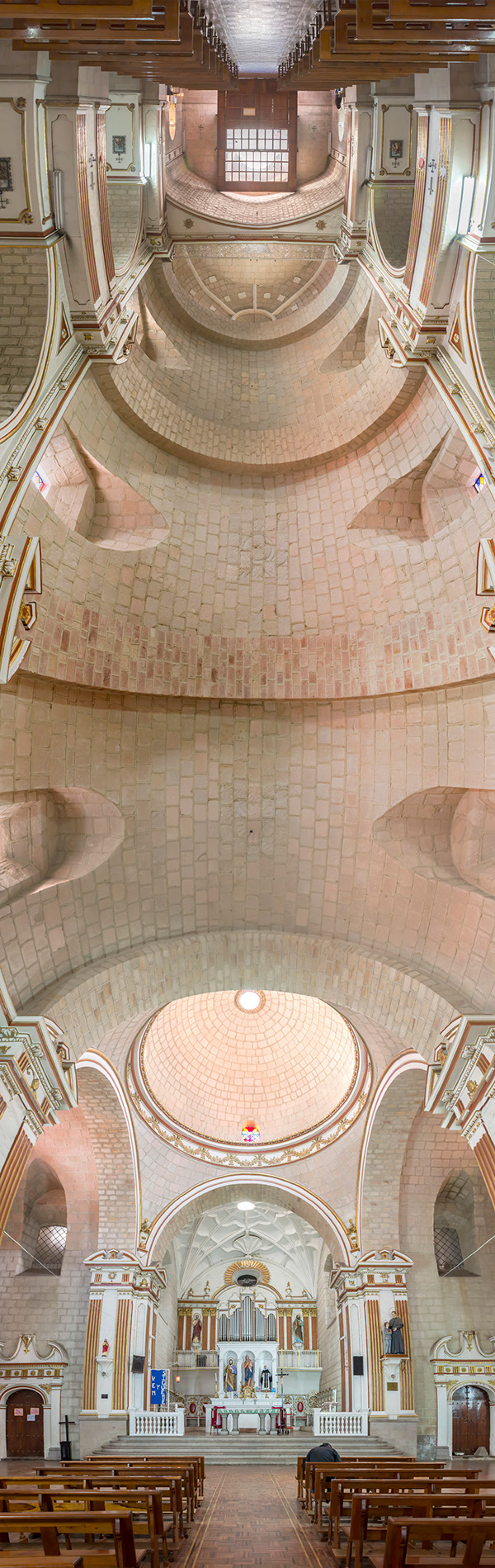 Des panoramas verticaux d'intérieurs d'églises par Richard Silver Panoramas verticaux d interieurs d eglises par Richard Silver 10 Panoramas verticaux d interieurs d eglises par Richard Silver 10