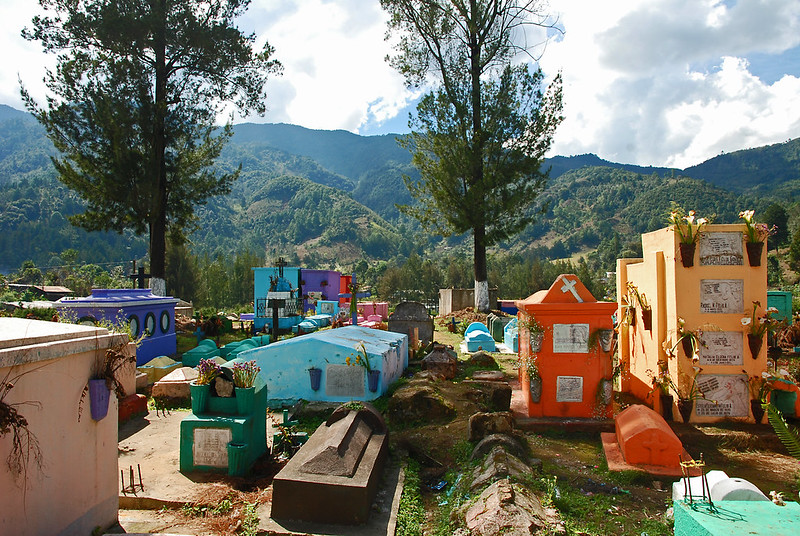 Les cimetières colorés du Guatemala cimetieres colores du guatemala 1 cimetieres-colores-du-guatemala-1
