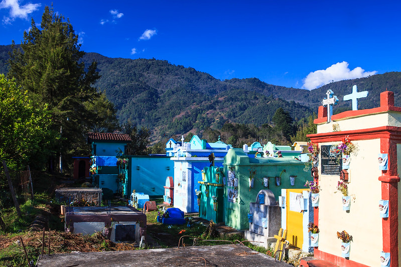 Les cimetières colorés du Guatemala cimetieres colores du guatemala 8 cimetieres-colores-du-guatemala-8