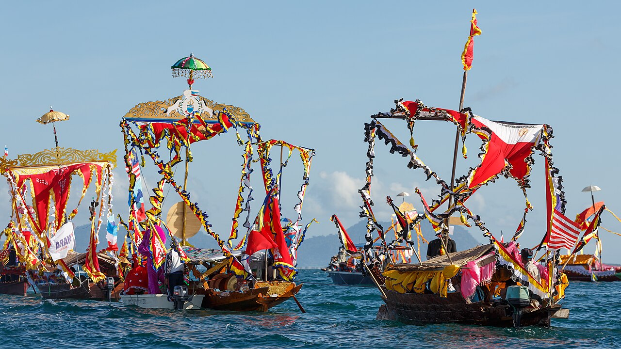 Lepa traditionnels Bajau décorés lors de la Regatta Lepa à Semporna Lepa traditionnels Bajau décorés lors de la Regatta Lepa à Semporna