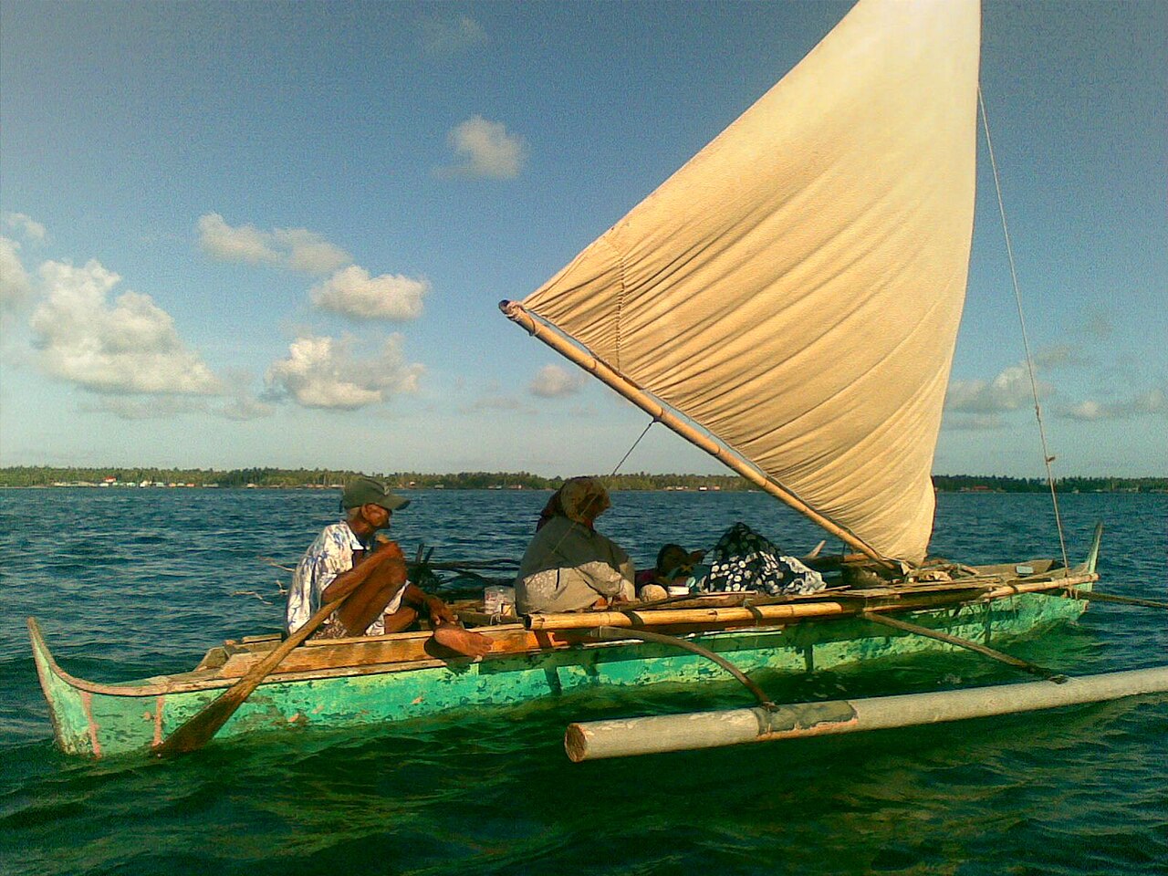 vinta bateau bajau laut Vinta à voile traditionnelle utilisée par des Bajau Laut