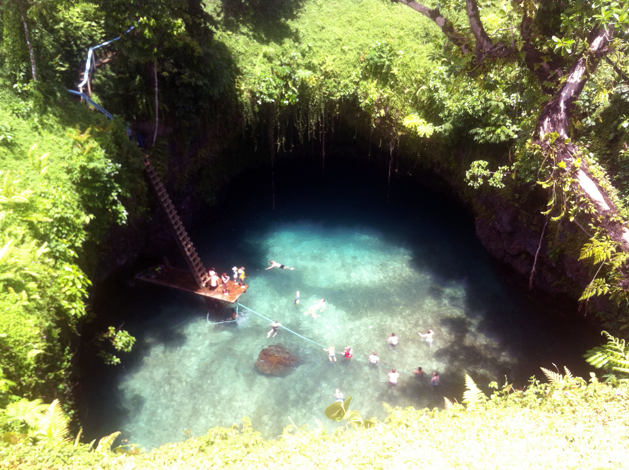 34 endroits pour nager dans l'eau la plus claire du monde 34 endroits pour nager dans l eau la plus claire du monde 6 34-endroits-pour-nager-dans-l-eau-la-plus-claire-du-monde-6