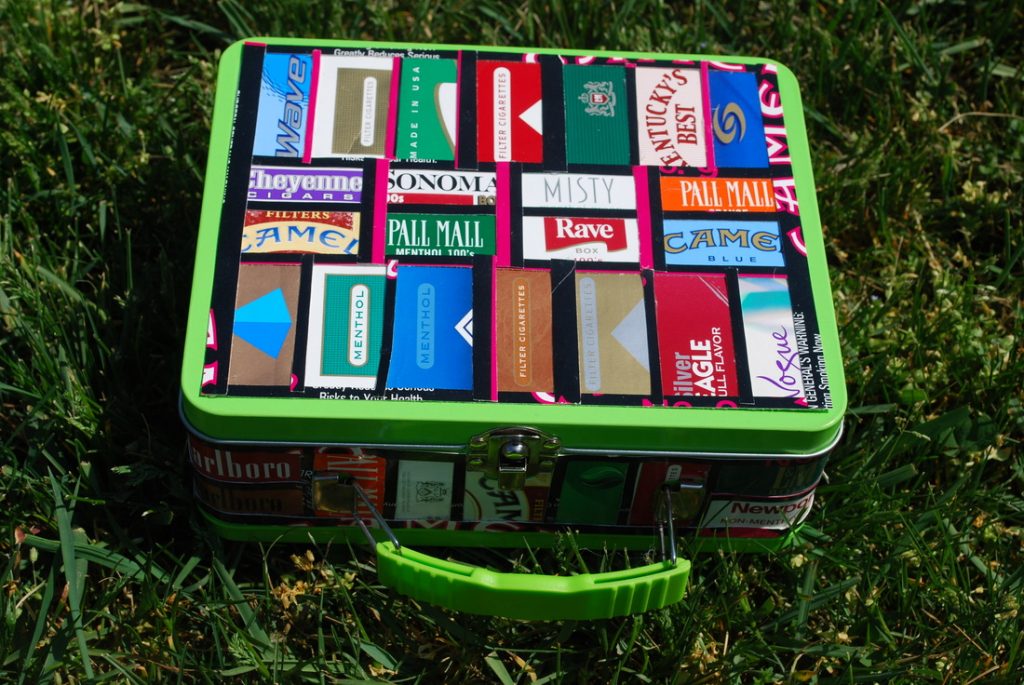 45 recyclages de paquets de cigarettes 45 recyclages de paquets de cigarettes 4 valise 45-recyclages-de-paquets-de-cigarettes-4-valise