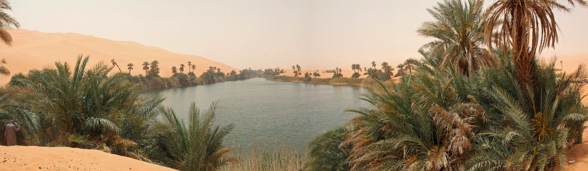 Les lacs d'Ubari, splendides oasis au milieu du désert Les lacs d Ubari splendides oasis au milieu du desert 2 2 Les-lacs-d-Ubari-splendides-oasis-au-milieu-du-desert-2