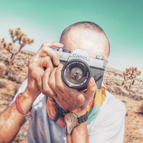 Desert Reflection: des autoportraits surréalistes en reflets par Ari Fararooy auto portraits surrealistes en reflets de Ari Fararooy 4 Desert Reflection: des autoportraits surréalistes en reflets par Ari Fararooy 4