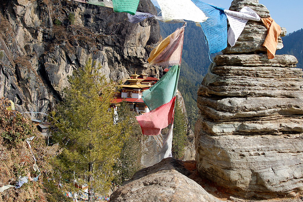 Le monastère Taktsang et la tanière du tigre Le monastere Taktsang et la taniere du tigre 10 Le-monastere-Taktsang-et-la-taniere-du-tigre-10