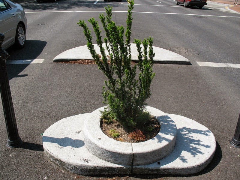 Mills End Park, le plus petit parc du monde Mills End Park le plus petit parc du monde 2 Mills-End-Park-le-plus-petit-parc-du-monde-2