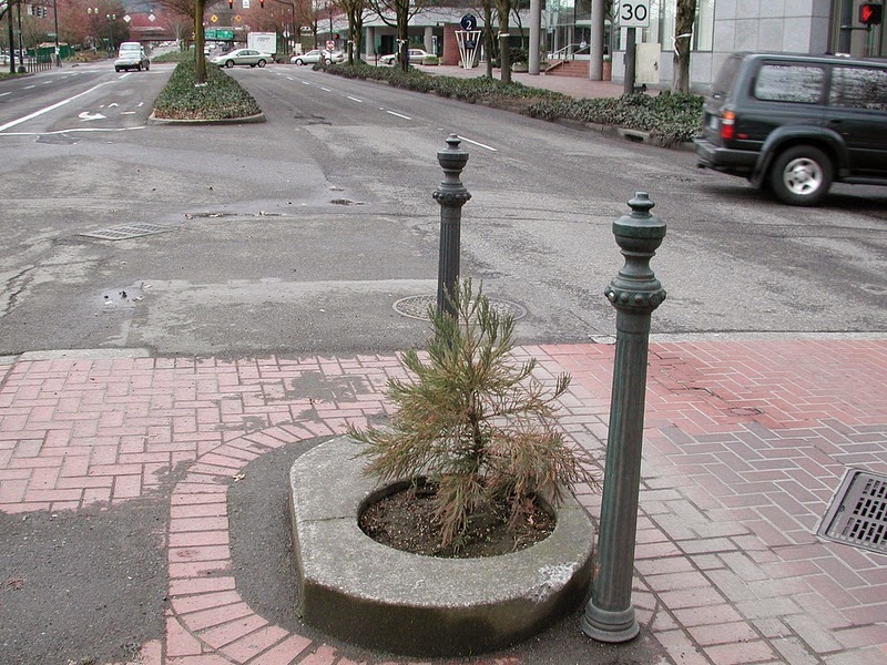 Mills End Park, le plus petit parc du monde Mills End Park le plus petit parc du monde 8 Mills-End-Park-le-plus-petit-parc-du-monde-8