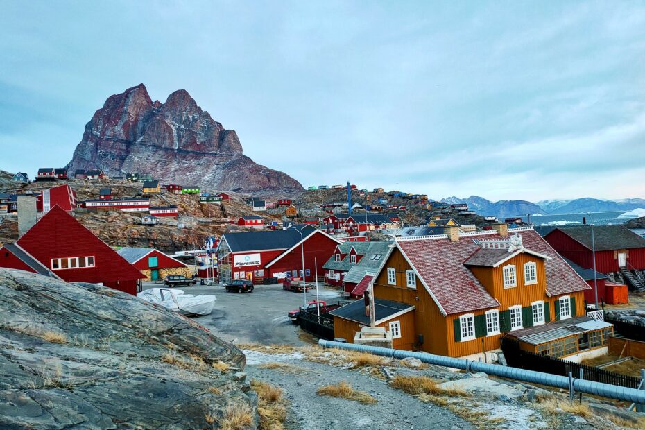 La beauté de l'île de Uummannaq au Groenland maisons colorees uummannaq groenland 2 Maisons colorées de Uummannaq au Groenland