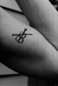 113 tatouages simples et élégants 114 tatouages simples et elegants 60 114-tatouages-simples-et-elegants-60