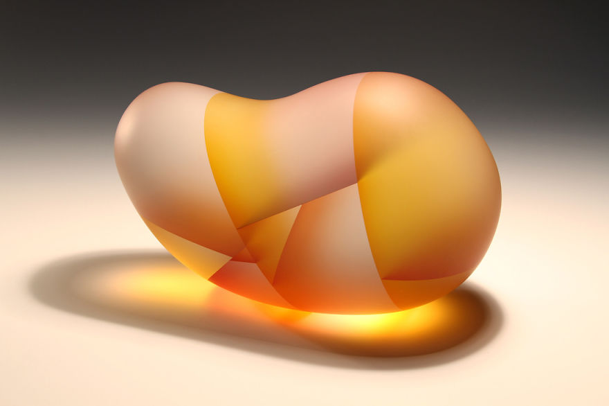 Segmentation: les sculptures de verre translucides de Jiyong Lee Segmentation les sculptures de verre translucides de Jiyong Lee 9 Segmentation-les-sculptures-de-verre-translucides-de-Jiyong-Lee-9