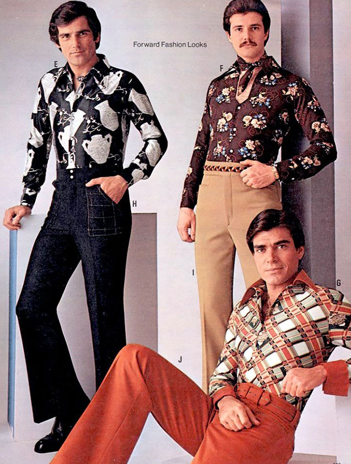 la mode pour homme des annees 70 1970 43 Chemises satinées à motifs et pantalons larges dans un catalogue homme années 70