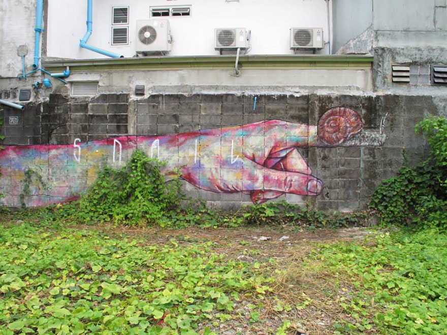 Du street-art qui interagit avec son environnement par Sath Du street art qui interagit avec son environnement par Sath 14 Du-street-art-qui-interagit-avec-son-environnement-par-Sath-14