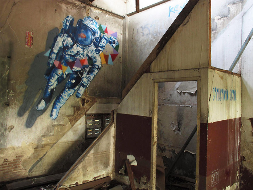 Du street-art qui interagit avec son environnement par Sath Du street art qui interagit avec son environnement par Sath 7 Du-street-art-qui-interagit-avec-son-environnement-par-Sath-7