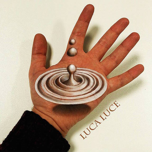 Des illusions 3D avec du body painting de la main par Luca Luce illusions 3D avec du body painting de la main par Luca Luce 3 illusions-3D-avec-du body-painting-de-la-main-par-Luca-Luce-3