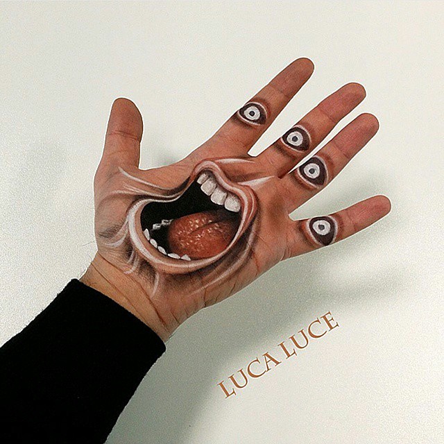 Des illusions 3D avec du body painting de la main par Luca Luce illusions 3D avec du body painting de la main par Luca Luce 5 illusions-3D-avec-du body-painting-de-la-main-par-Luca-Luce-5