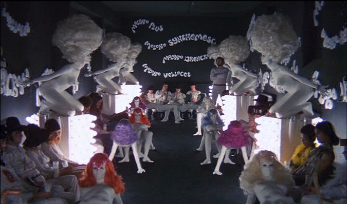 45 magnifiques scènes symétriques dans des films 45 magnifiques scenes symetriques dans des films 23 45-magnifiques-scenes-symetriques-dans-des-films-23