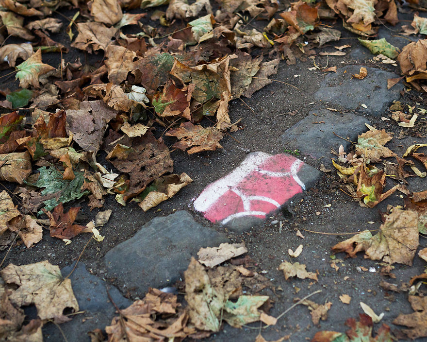 Andre Levy peint des slips sur des cailloux pour lutter contre la censure de la nudité Andre Levy peint des slips sur des cailloux pour lutter contre la censure de la nudite 7 Andre-Levy-peint-des-slips-sur-des-cailloux-pour-lutter-contre-la-censure-de-la-nudite-7
