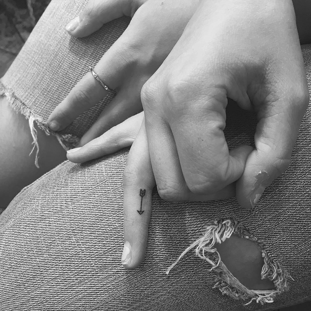 Les tatouages minimalistes de JonBoy Les tatouages minimalistes de JonBoy 13 Les-tatouages-minimalistes-de-JonBoy-13