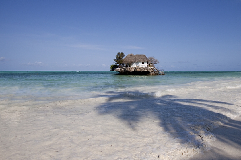 The Rock: restaurant sur un rocher dans l'océan indien the Rock restaurant sur un rocher dans l ocean indien 1 the-Rock-restaurant-sur-un-rocher-dans-l-ocean-indien-1