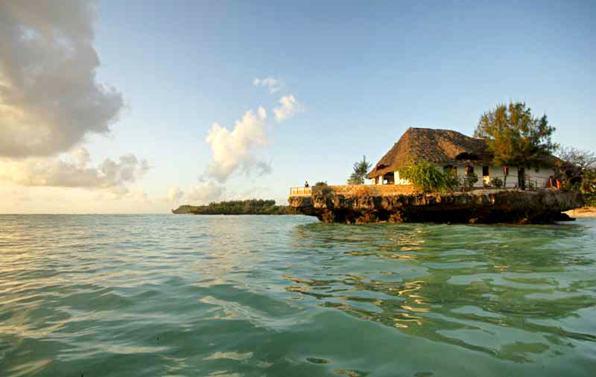 The Rock: restaurant sur un rocher dans l'océan indien the Rock restaurant sur un rocher dans l ocean indien 3 the-Rock-restaurant-sur-un-rocher-dans-l-ocean-indien-3