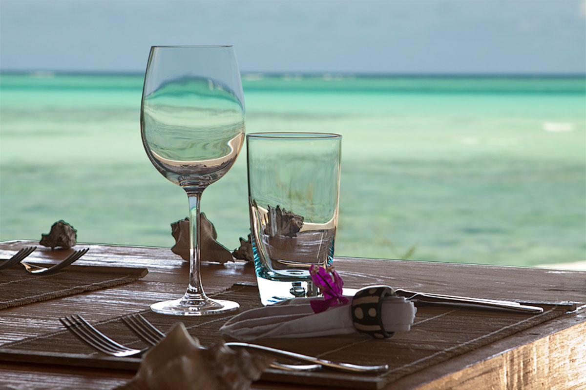 The Rock: restaurant sur un rocher dans l'océan indien the Rock restaurant sur un rocher dans l ocean indien 6 the-Rock-restaurant-sur-un-rocher-dans-l-ocean-indien-6