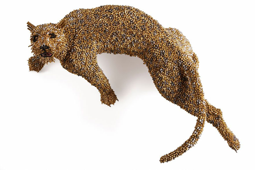 Les sculptures en cartouches de trophées d'animaux de Frederico Uribe Les sculptures en cartouches de trophees d animaux de Frederic Uribe 4 Les-sculptures-en-cartouches-de-trophees-d-animaux-de-Frederic-Uribe-4