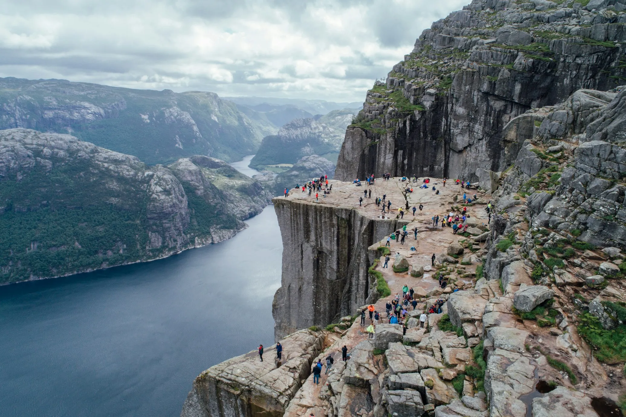 Les 20 plus belles falaises du monde les 20 plus belles falaises du monde bunda Preikestolen norvege 2 les-20-plus-belles-falaises-du-monde-bunda-Preikestolen-norvege-2