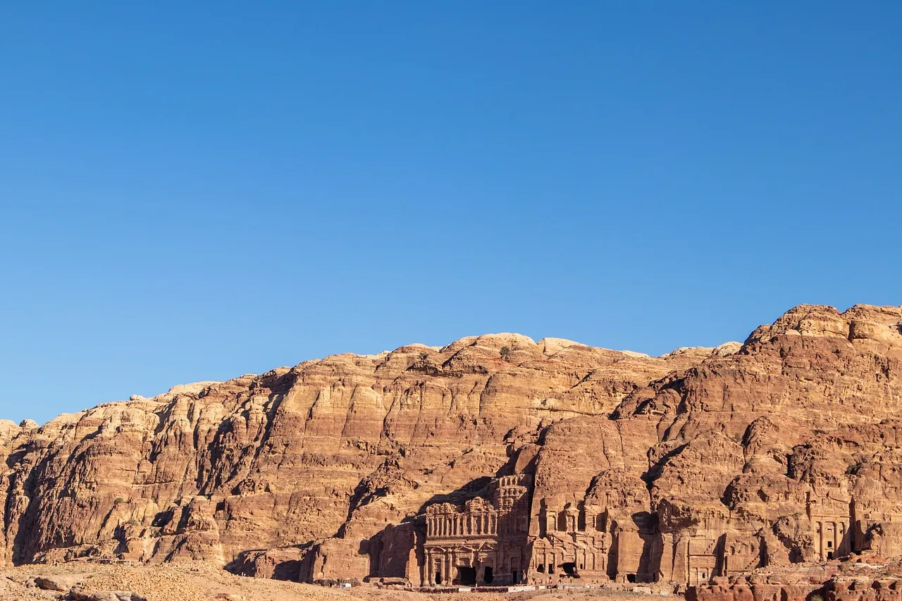 Les 20 plus belles falaises du monde les 20 plus belles falaises du monde petra jordanie les-20-plus-belles-falaises-du-monde-petra-jordanie