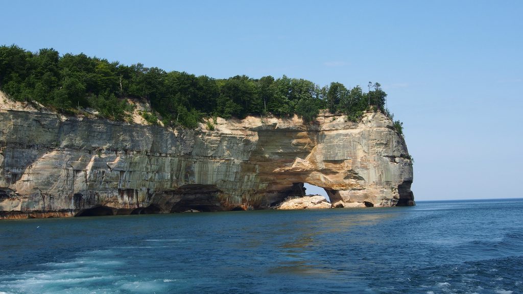 Les 20 plus belles falaises du monde les 20 plus belles falaises du monde pictured rocks les-20-plus-belles-falaises-du-monde-pictured-rocks