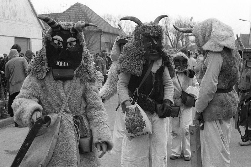 Busójárás - festival hongrois pour faire peur à la fin de l'hiver Busojaras festival hongrois pour faire peur a la fin de l hiver 3 Busojaras-festival-hongrois-pour-faire-peur-a-la-fin-de-l-hiver-3