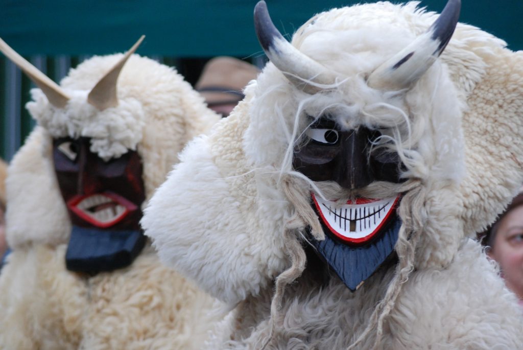 Busójárás - festival hongrois pour faire peur à la fin de l'hiver Busojaras festival hongrois pour faire peur a la fin de l hiver 8 Busojaras-festival-hongrois-pour-faire-peur-a-la-fin-de-l-hiver-8