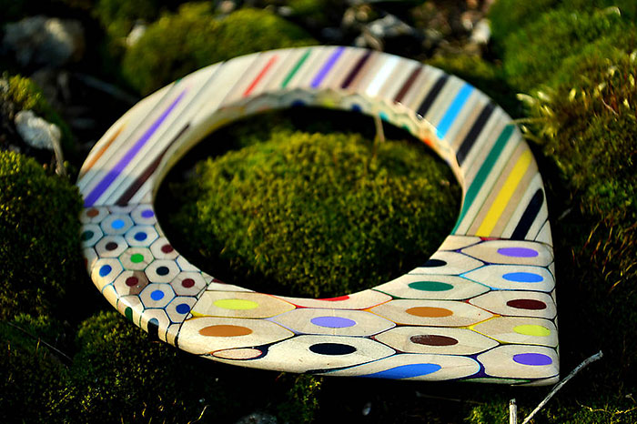 Des bijoux avec des crayons par Anna Čurlejová Des bijoux avec des crayons par Anna curlejova 8 Des-bijoux-avec-des-crayons-par-Anna-curlejova-8