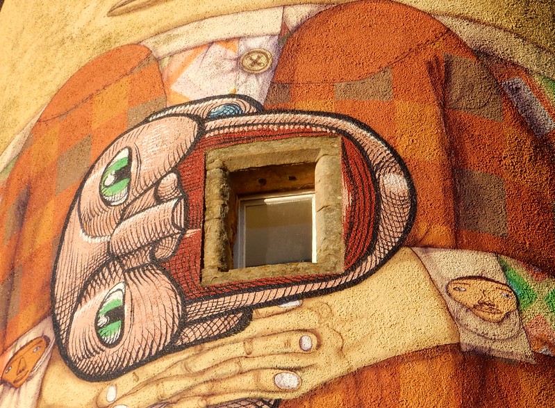 Kelburn, un château du 13ème siècle recouvert de graffitis Kelburn un chateau du 13eme siecle recouvert de graffitis 7 Kelburn-un-chateau-du-13eme-siecle-recouvert-de-graffitis-7