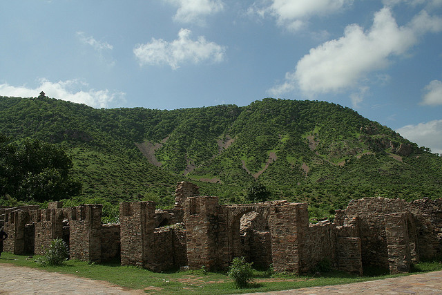 La ville fantôme de Bhangarh, la plus hantée d'Inde La ville fantome de Bhangarh la plus hantee d Inde 23 La-ville-fantome-de-Bhangarh-la-plus-hantee-d-Inde-23