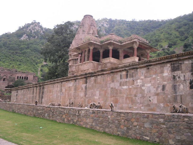 La ville fantôme de Bhangarh, la plus hantée d'Inde La ville fantome de Bhangarh la plus hantee d Inde 25 La-ville-fantome-de-Bhangarh-la-plus-hantee-d-Inde-25