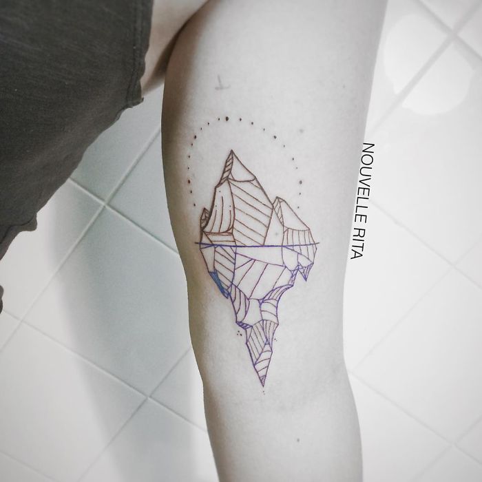 Les tatouages à base de formes géométriques de Nouvelle Rita Les tatouages a base de formes geometriques de Nouvelle Rita 10 Les-tatouages-a-base-de-formes-geometriques-de-Nouvelle-Rita-10