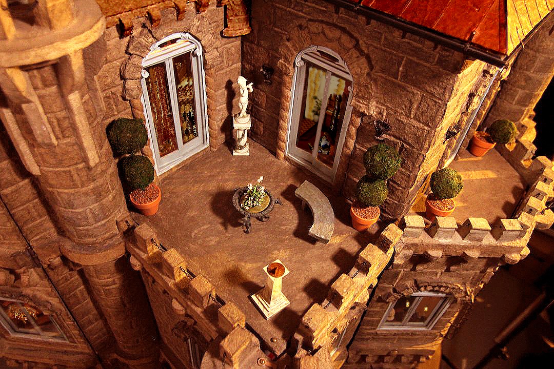 Astolat Dollhouse Castle - la maison de poupée la plus chère du monde Astolat Dollhouse Castle la maison de poupee la plus chere du monde 1 Astolat-Dollhouse-Castle-la-maison-de-poupee-la-plus-chere-du-monde-1