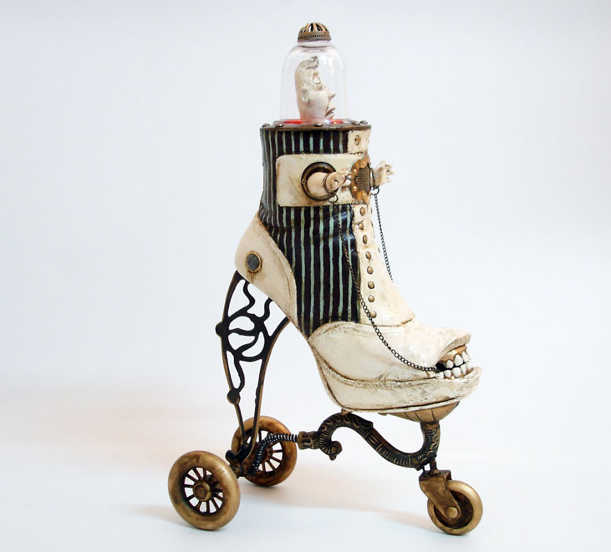 Les sculptures de chaussures surréalistes de Costa Magarakis Les sculptures de chaussures surrealistes de Costa Magarakis 5 Les-sculptures-de-chaussures-surrealistes-de-Costa-Magarakis-5