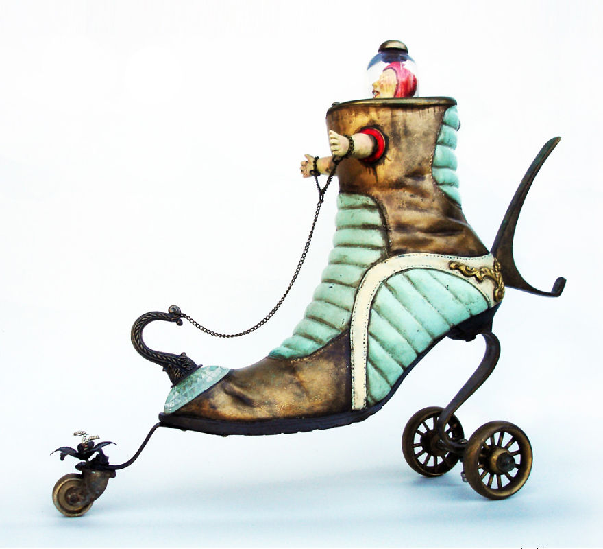 Les sculptures de chaussures surréalistes de Costa Magarakis Les sculptures de chaussures surrealistes de Costa Magarakis 8 Les-sculptures-de-chaussures-surrealistes-de-Costa-Magarakis-8
