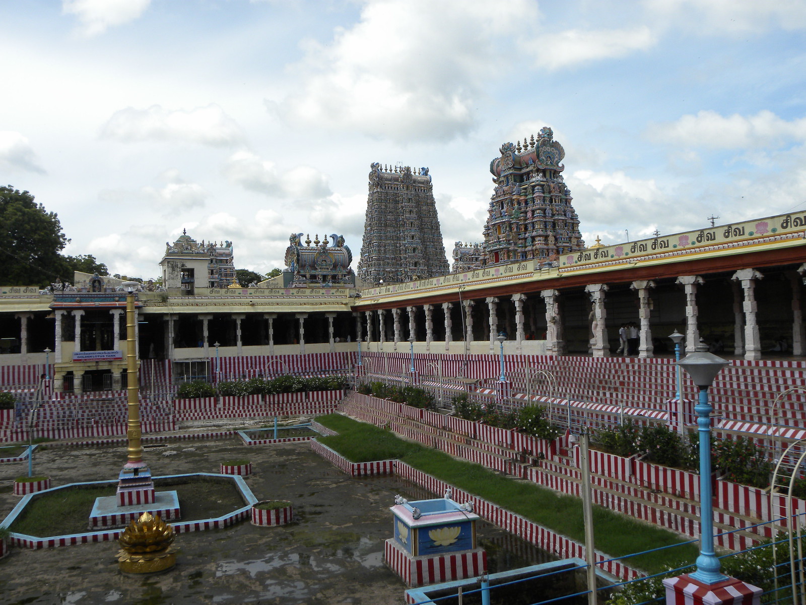 Vue du temple Meenakshi à Madurai Vue générale du temple Meenakshi à Madurai en Inde
