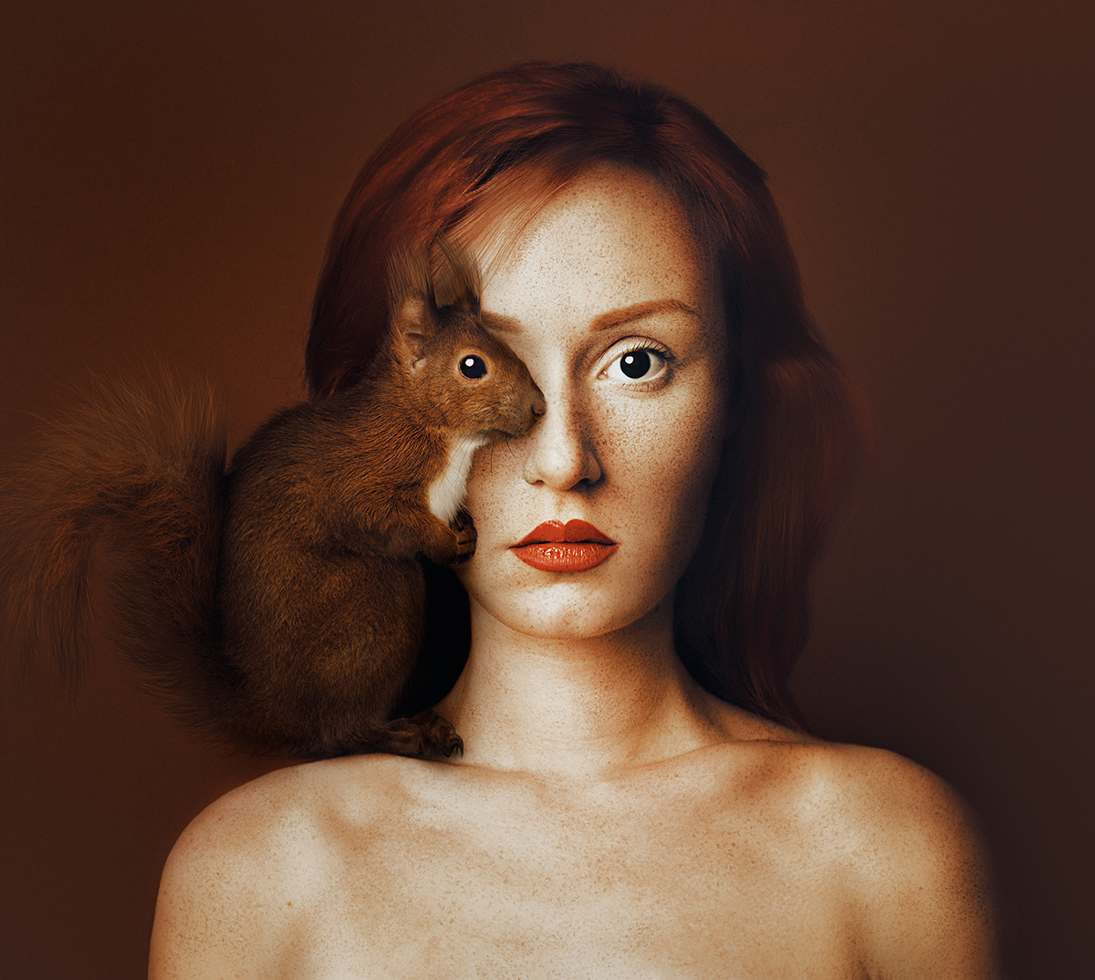 Des auto-portraits avec des yeux d'animaux par Flóra Borsi Des auto portraits avec des yeux d animaux par Flora Borsi 7 Des-auto-portraits-avec-des-yeux-d-animaux-par-Flora-Borsi-7-ecureuil
