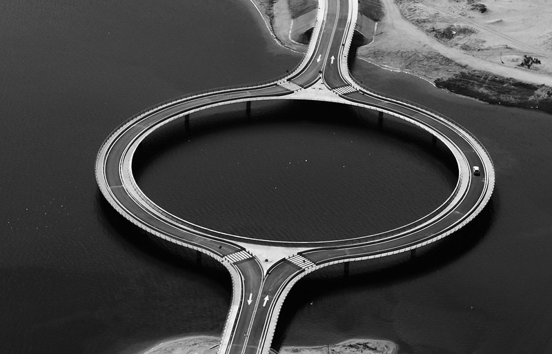 Un pont circulaire pour pouvoir admirer le paysage Un pont circulaire pour pouvoir admirer le paysage 2 Un-pont-circulaire-pour-pouvoir-admirer-le-paysage-2