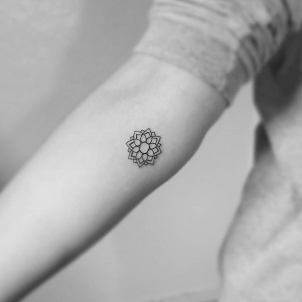 30 tatouages discrets minimalistes 15 tatouages discrets minimalistes 27 15-tatouages-discrets-minimalistes-27