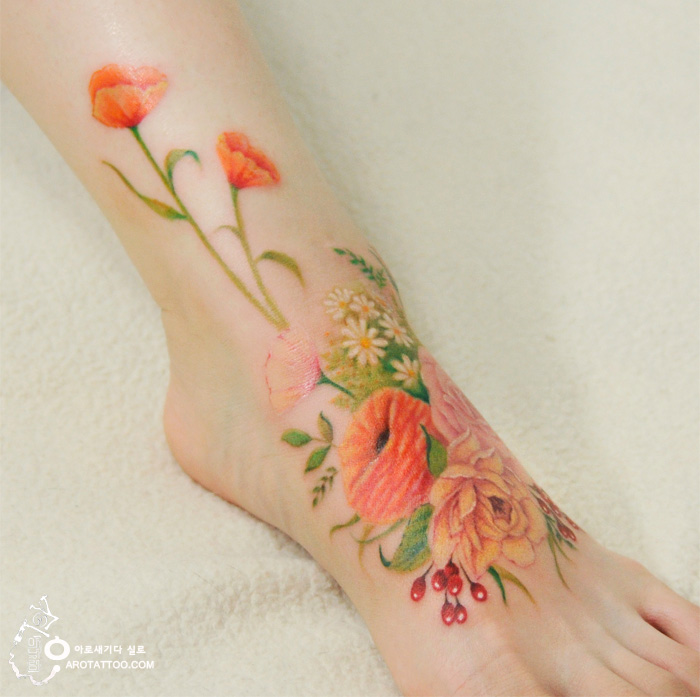 Les tatouages de fleurs aquarelles de tattooist_silo Les tatouages de fleurs aquarelles de tattooist silo 2 Les-tatouages-de-fleurs-aquarelles-de-tattooist_silo-2
