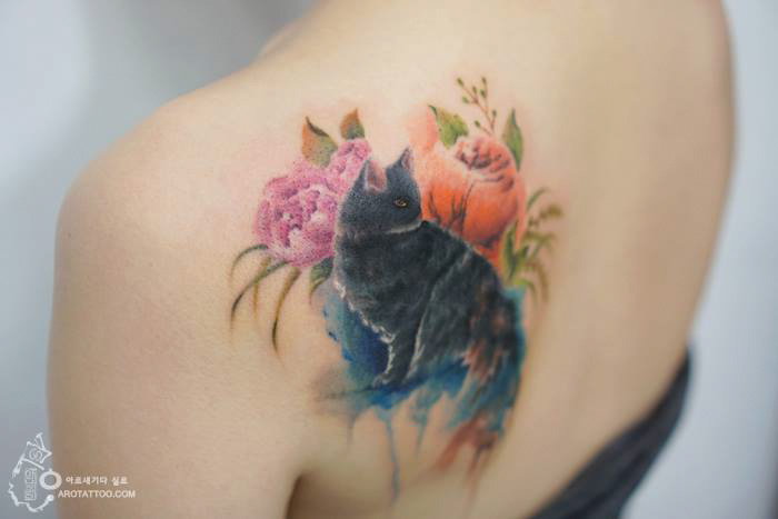 Les tatouages de fleurs aquarelles de tattooist_silo Les tatouages de fleurs aquarelles de tattooist silo 6 Les-tatouages-de-fleurs-aquarelles-de-tattooist_silo-6